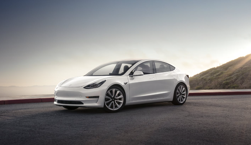 2024 Tesla Model 3 Fiyatlarıyla Dikkat Çekiyor!